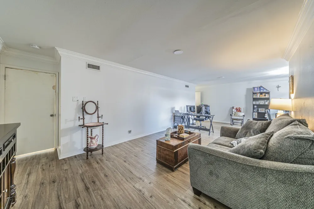 558 E Avenue J #B Grand Prairie, TX 75050