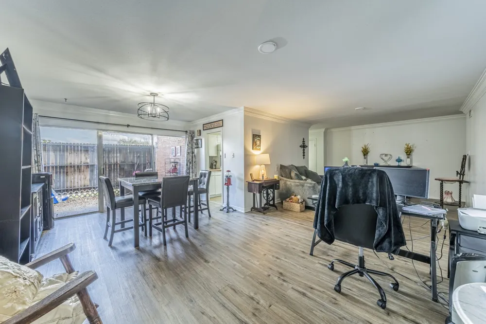558 E Avenue J #B Grand Prairie, TX 75050