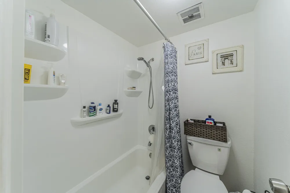 558 E Avenue J #B Grand Prairie, TX 75050