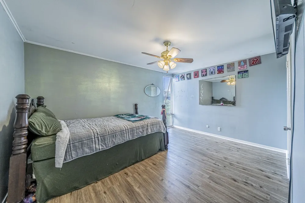 558 E Avenue J #B Grand Prairie, TX 75050