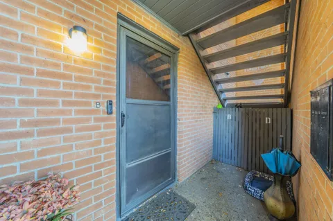 558 E Avenue J #B