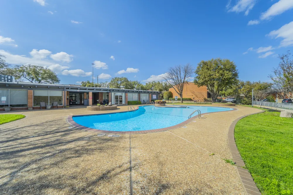 558 E Avenue J #B Grand Prairie, TX 75050