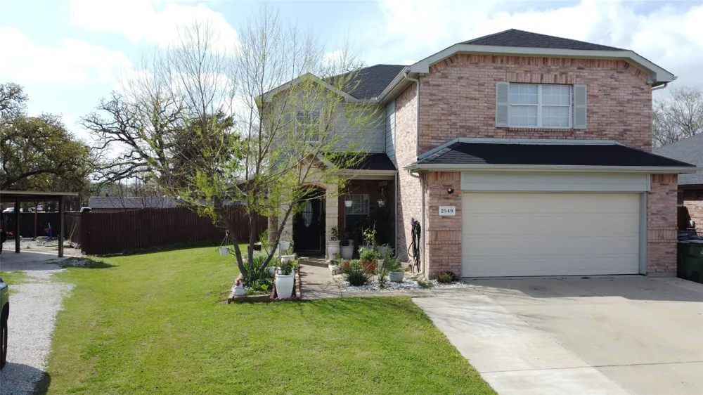 2549 Spring Creek Drive Balch Springs, TX 75180