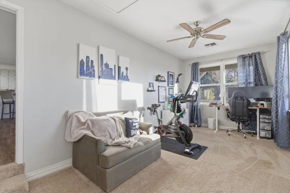 143 Mohave Drive E Lake Kiowa, TX 76240