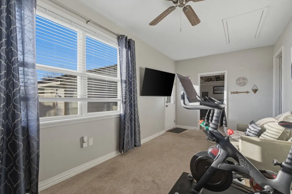 143 Mohave Drive E Lake Kiowa, TX 76240