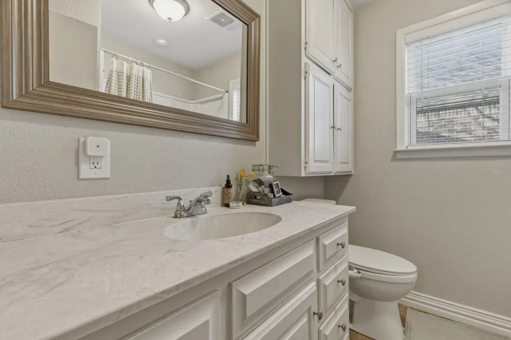 143 Mohave Drive E Lake Kiowa, TX 76240