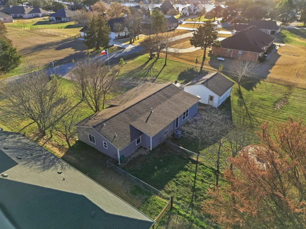 143 Mohave Drive E Lake Kiowa, TX 76240