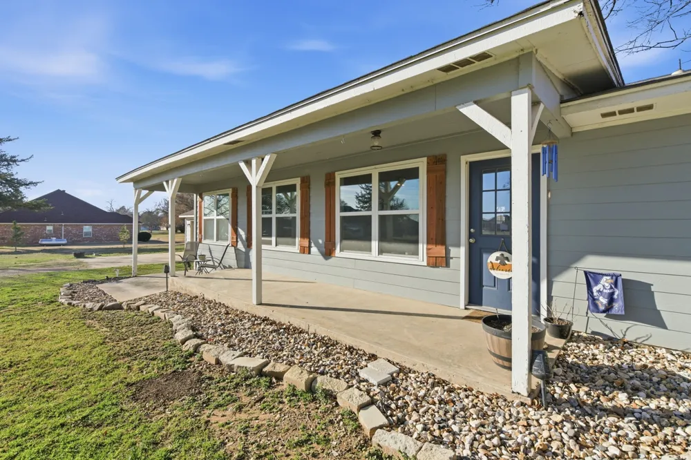 143 Mohave Drive E Lake Kiowa, TX 76240
