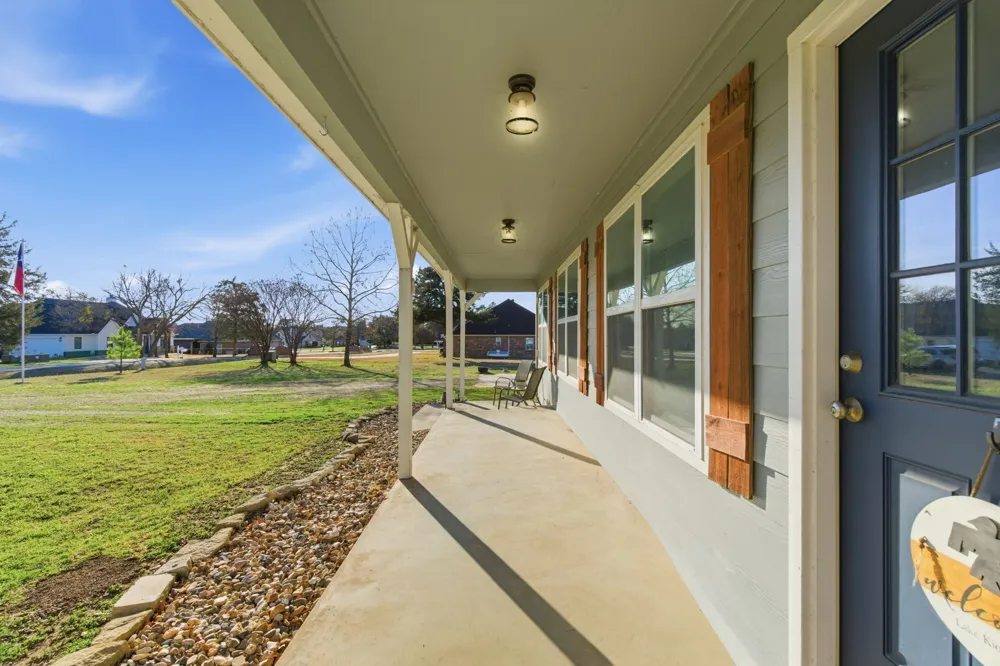 143 Mohave Drive E Lake Kiowa, TX 76240