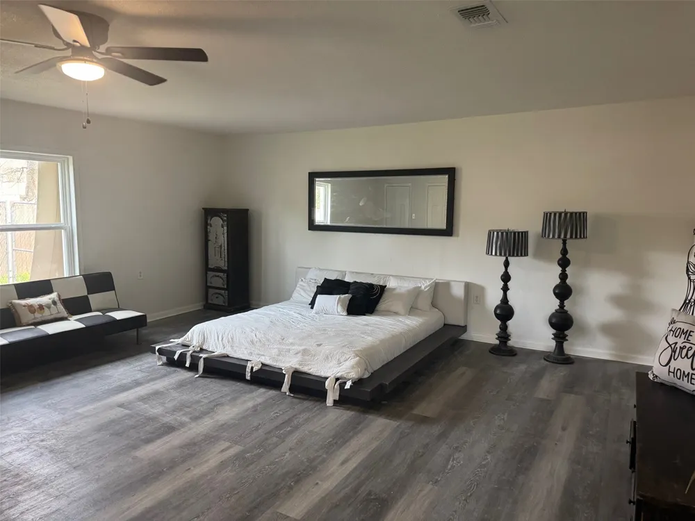 6412 Embassy Drive Forest Hill, TX 76119
