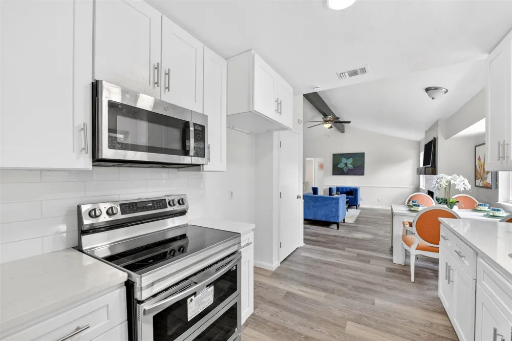 6412 Embassy Drive Forest Hill, TX 76119