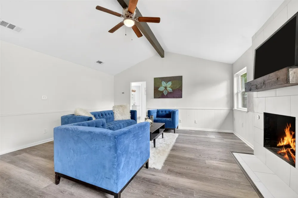 6412 Embassy Drive Forest Hill, TX 76119