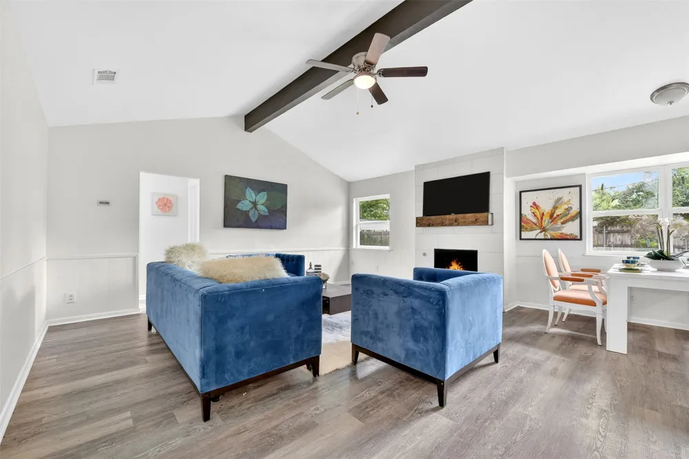 6412 Embassy Drive Forest Hill, TX 76119