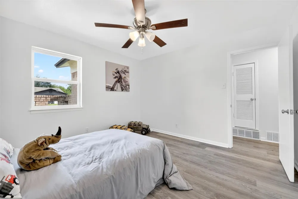6412 Embassy Drive Forest Hill, TX 76119