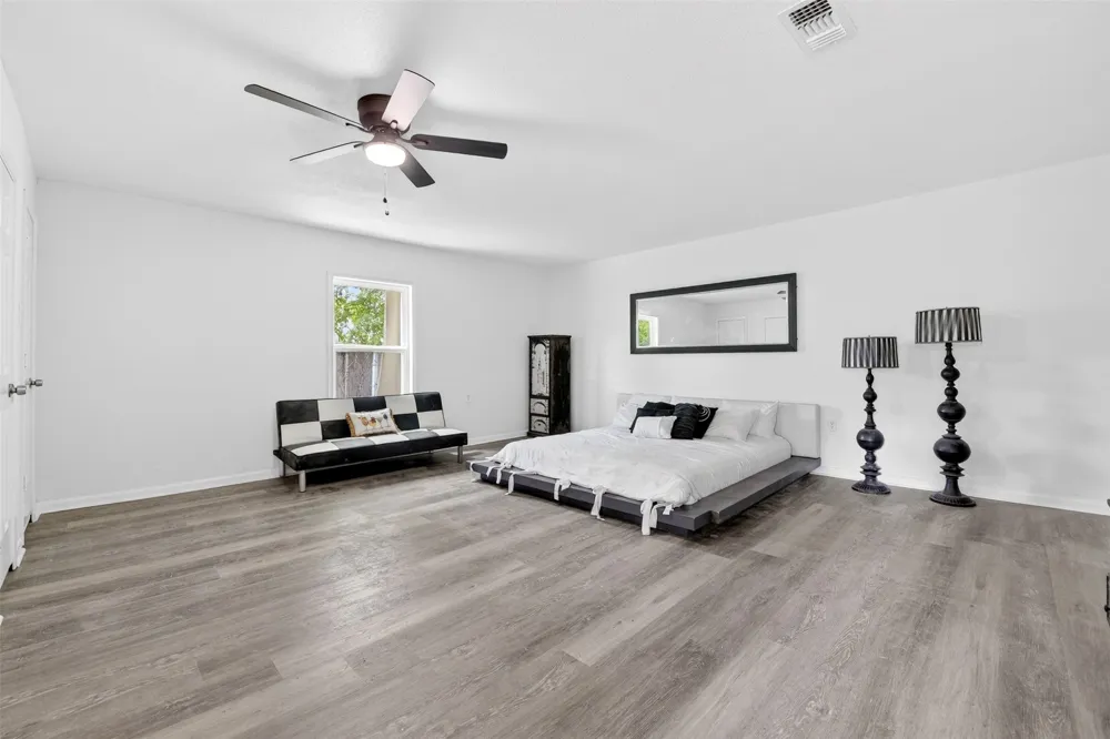 6412 Embassy Drive Forest Hill, TX 76119