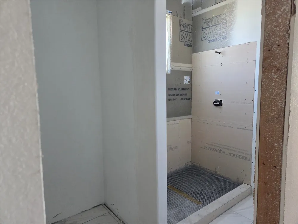 237 Barry Country Court Barry, TX 75102