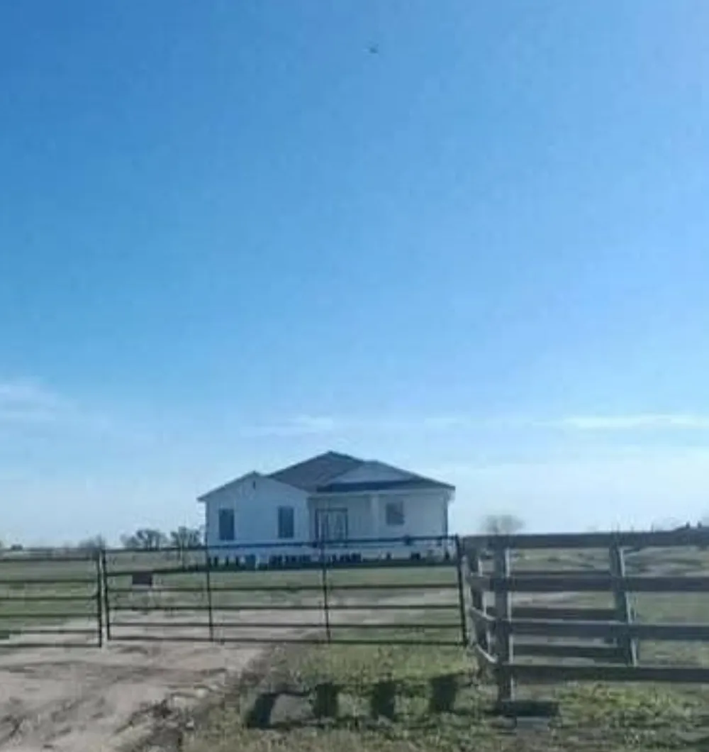 237 Barry Country Court Barry, TX 75102