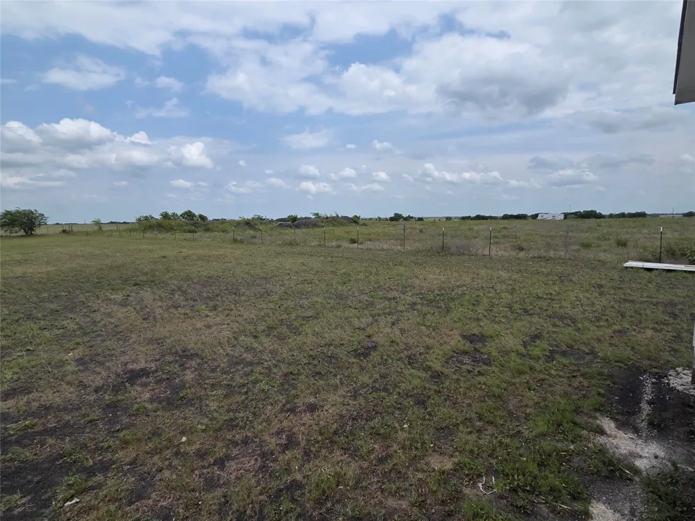 237 Barry Country Court Barry, TX 75102