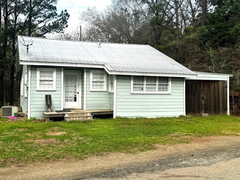 2108 CR 4110 Pittsburg, TX 75686