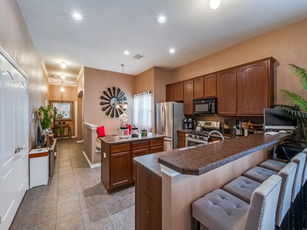 1128 Hayden Lane Savannah, TX 76227