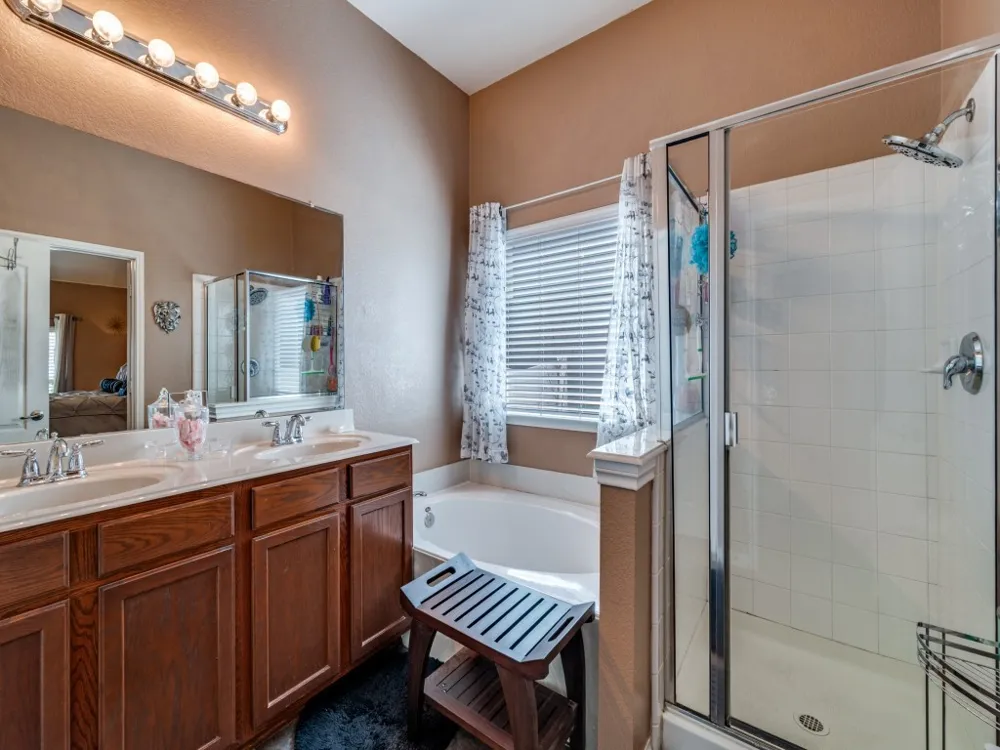 1128 Hayden Lane Savannah, TX 76227