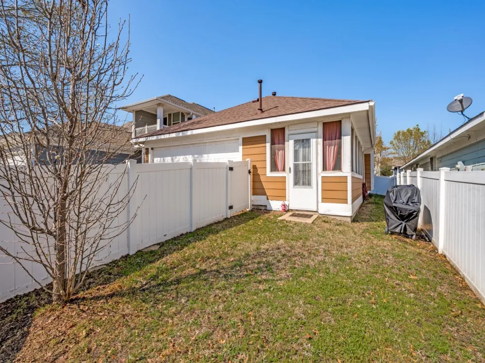 1128 Hayden Lane Savannah, TX 76227