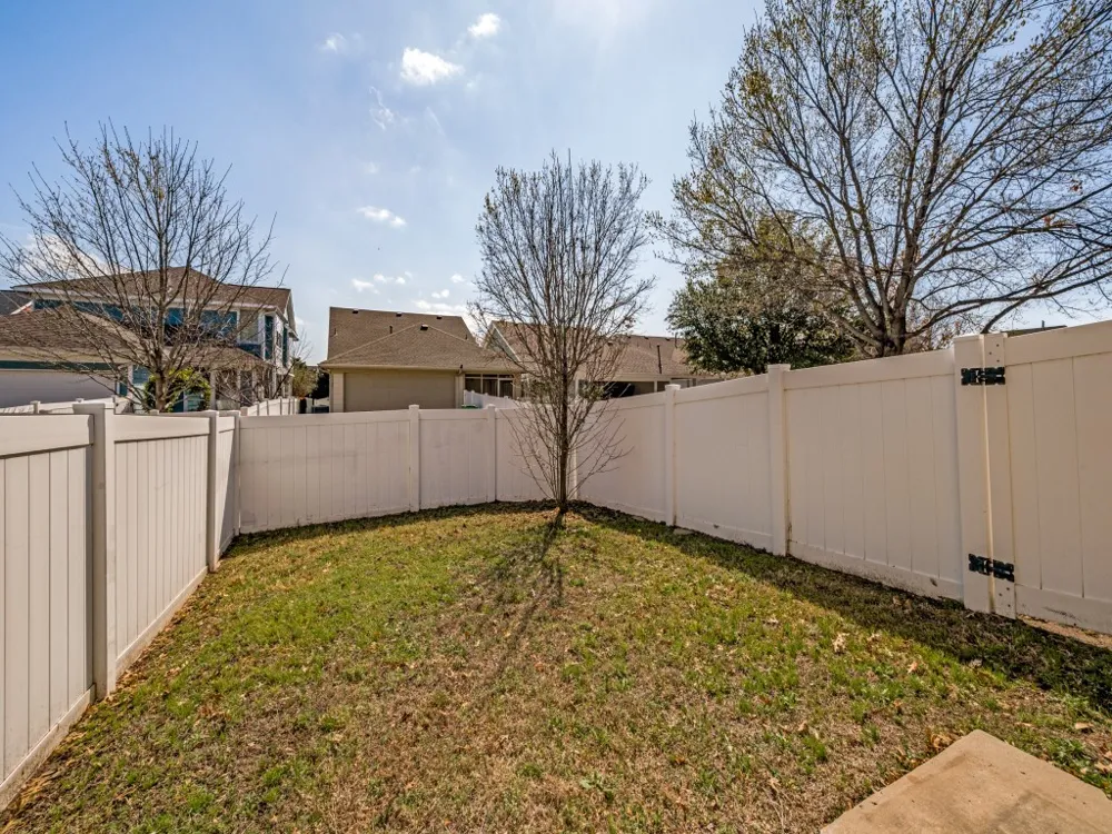 1128 Hayden Lane Savannah, TX 76227