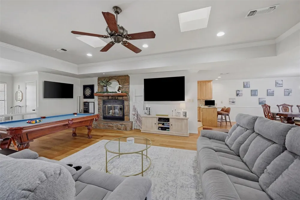 718 Kiowa Drive W Lake Kiowa, TX 76240