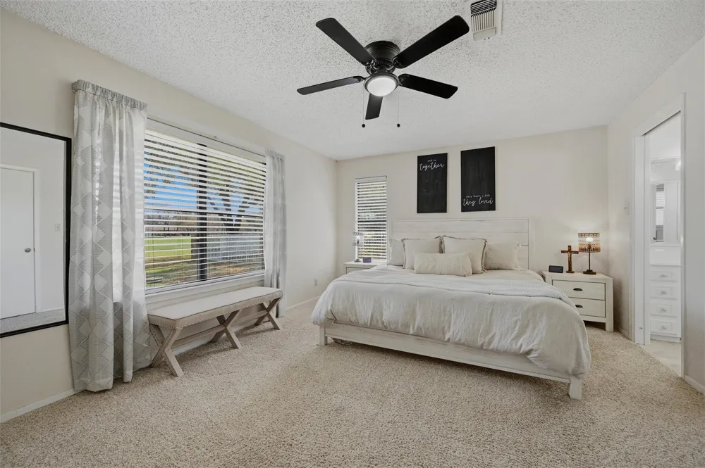 718 Kiowa Drive W Lake Kiowa, TX 76240
