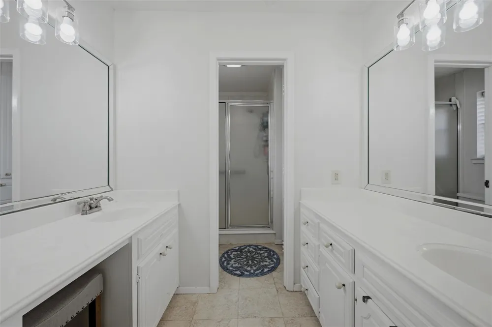 718 Kiowa Drive W Lake Kiowa, TX 76240