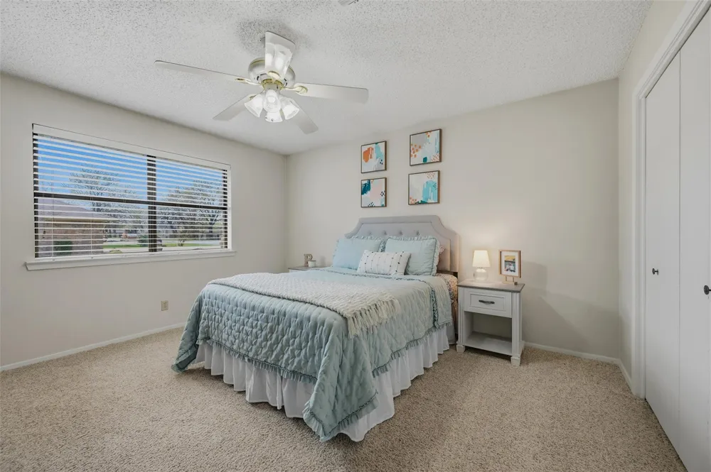 718 Kiowa Drive W Lake Kiowa, TX 76240