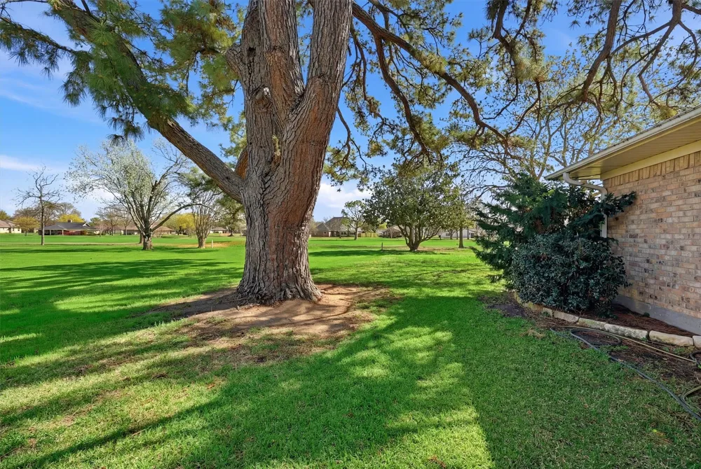718 Kiowa Drive W Lake Kiowa, TX 76240
