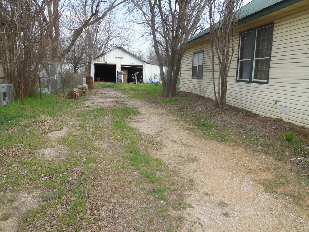 910 Sinclair Street Ranger, TX 76470