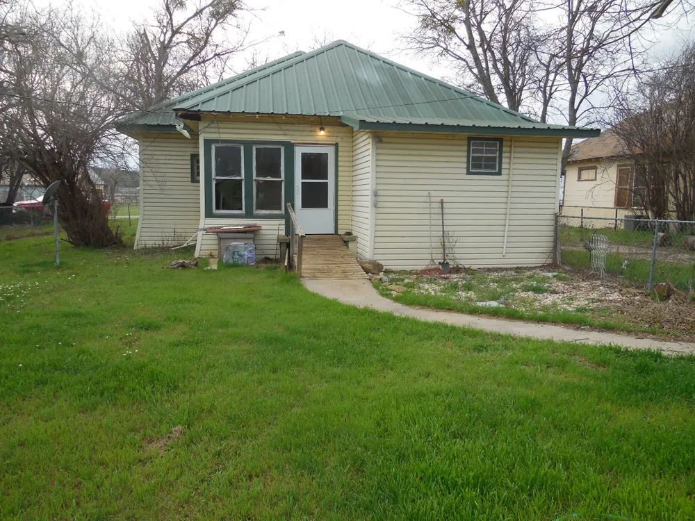 910 Sinclair Street Ranger, TX 76470