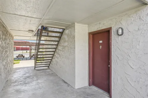 1910 Joe Ramsey Boulevard E
