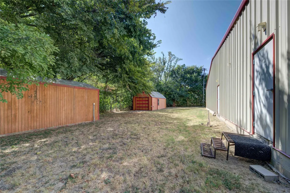 205 Davis Street Chico, TX 76431
