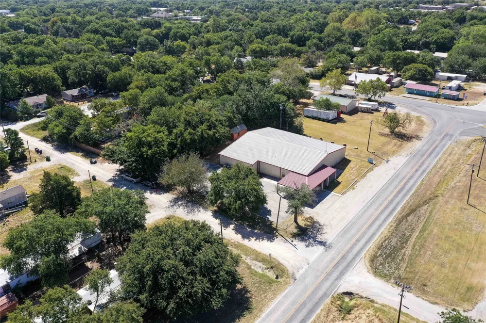 205 Davis Street Chico, TX 76431
