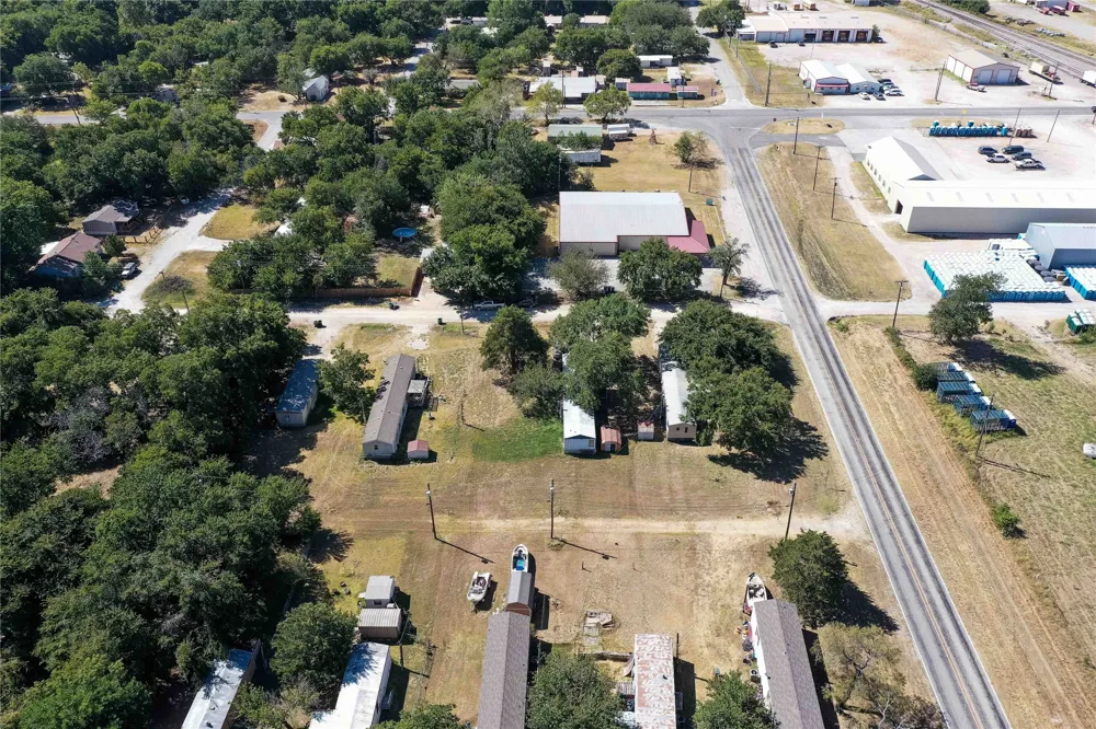 205 Davis Street Chico, TX 76431
