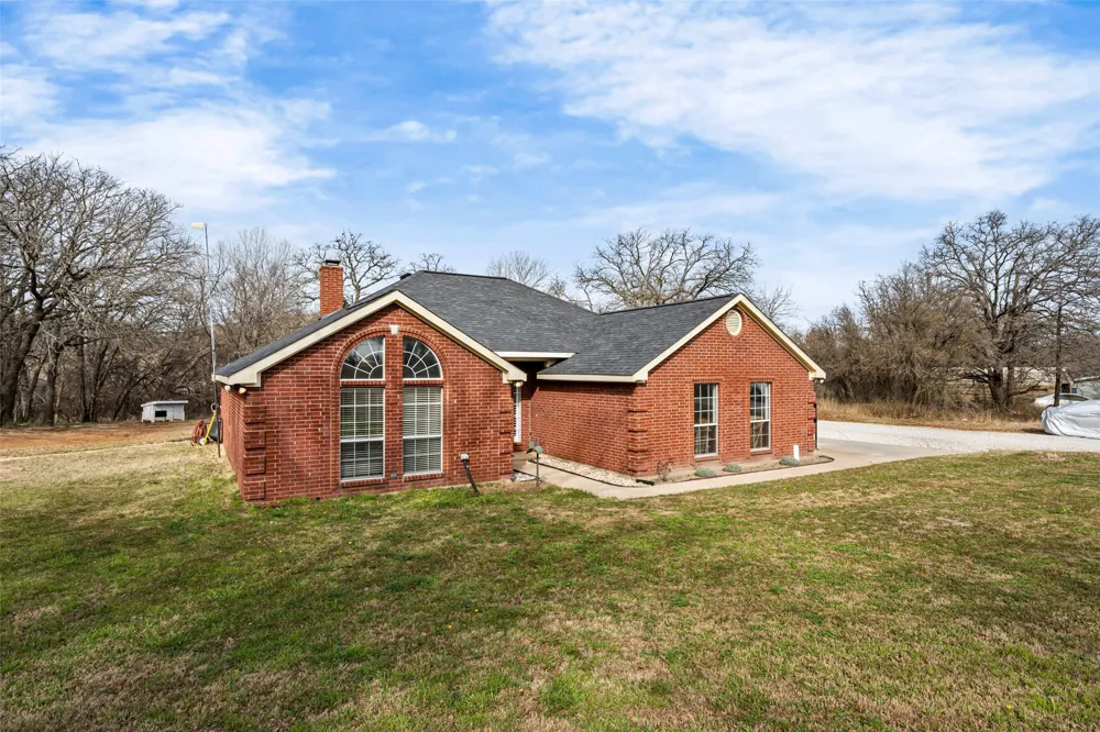 7698 Fm 920 Poolville, TX 76487