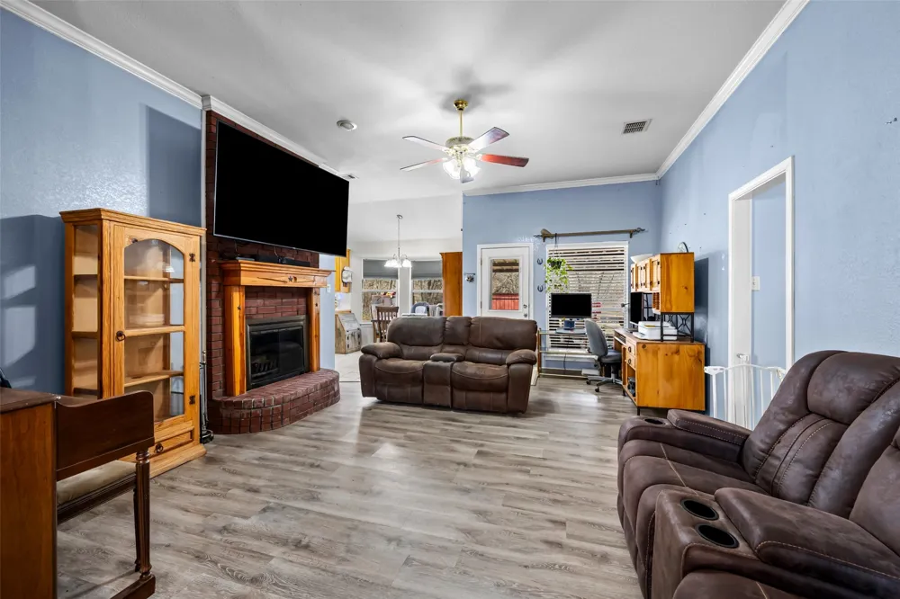 7698 Fm 920 Poolville, TX 76487