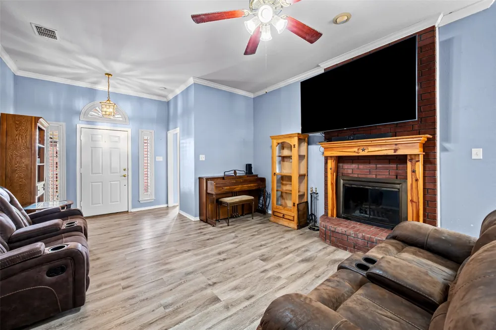7698 Fm 920 Poolville, TX 76487