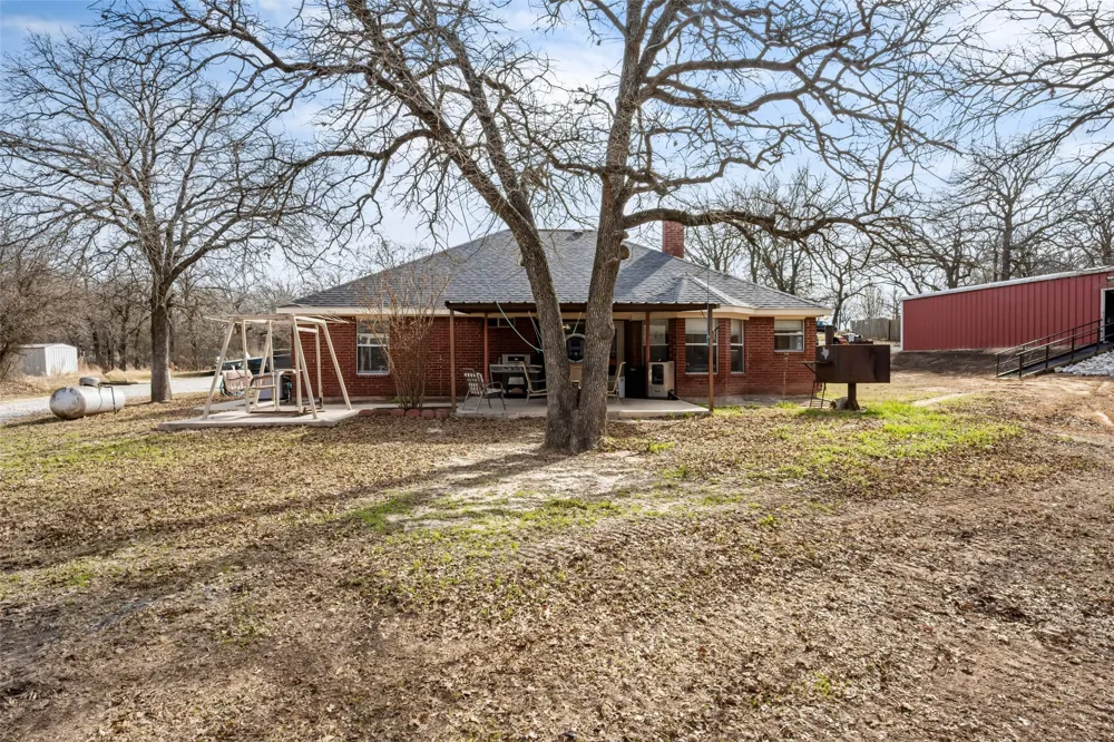 7698 Fm 920 Poolville, TX 76487