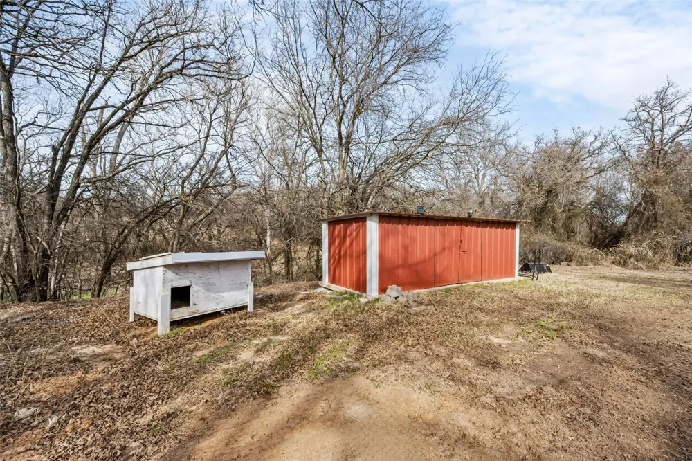 7698 Fm 920 Poolville, TX 76487
