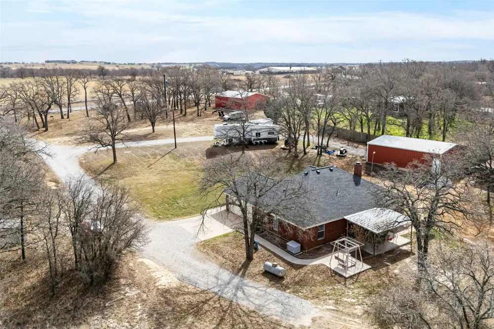 7698 Fm 920 Poolville, TX 76487