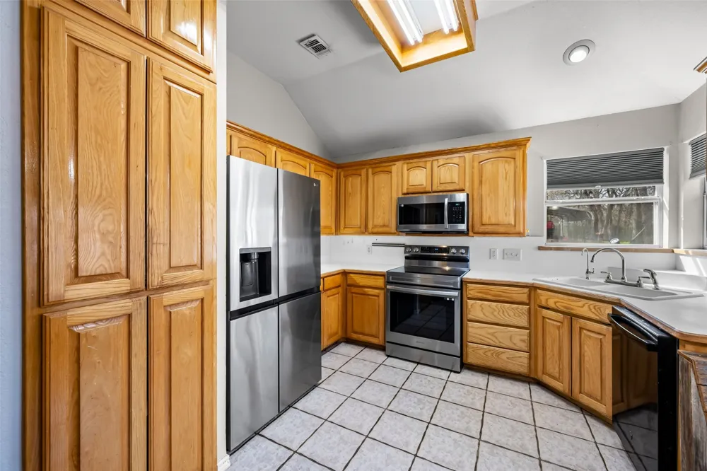 7698 Fm 920 Poolville, TX 76487
