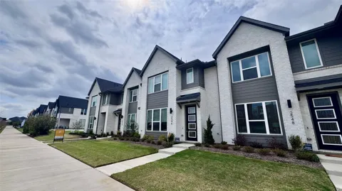 2546 Campden Mews