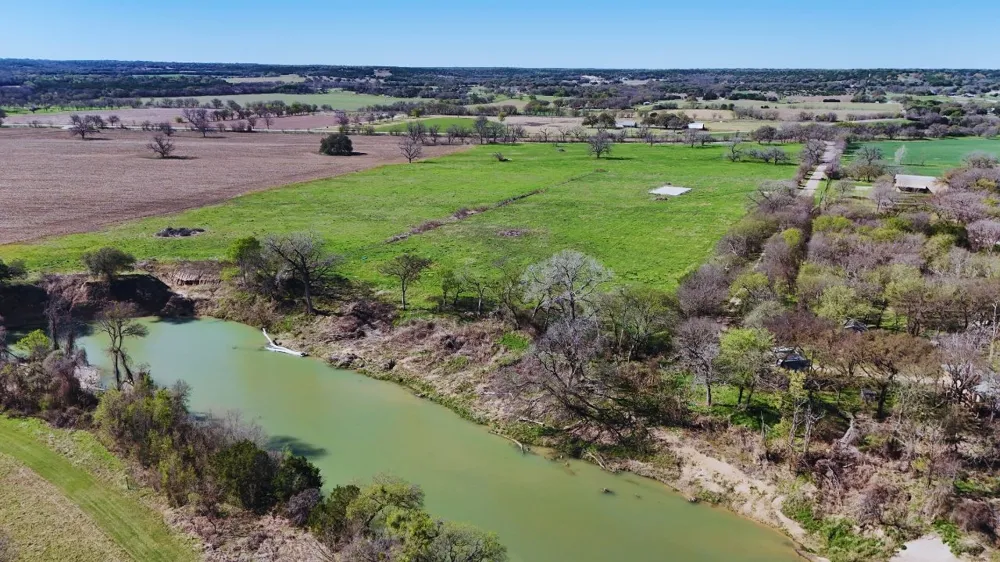 220 County Road 3310 Valley Mills, TX 76689