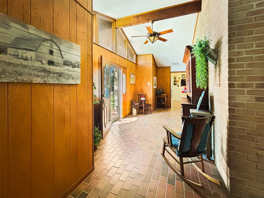 903 Hoover Avenue Cameron, TX 76520