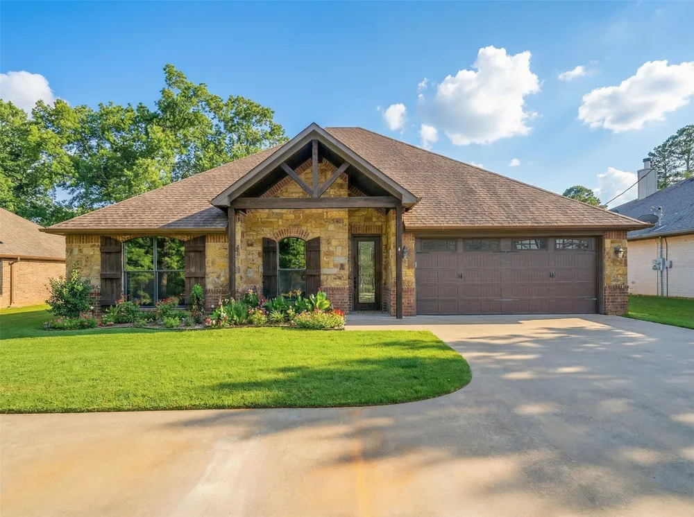 2114 W Hawkins Parkway Longview, TX 75605