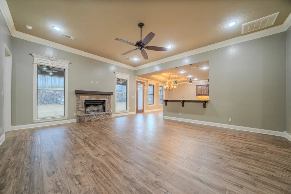 2114 W Hawkins Parkway Longview, TX 75605